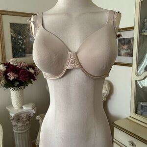 Vanity Fair Cream Underwire Bra